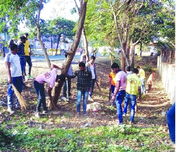 Ten thousand villagers participated in the campaign | महास्वच्छता अभियानात दहा हजार ग्रामस्थांचा सहभाग