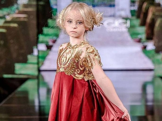 Meet Daisy may demetre 9 year first child double amputee walk in Paris Fashion Week | 'या' ९ वर्षाच्या मुलीची फॅशन विश्वात रंगली चर्चा, का ते फोटो पाहूनच कळेल.... Meet Daisy may demetre 9 year first child double amputee walk in Paris Fashion Week | 'या' ९ वर्षाच्या मुलीची फॅशन विश्वात रंगली चर्चा, का ते फोटो पाहूनच कळेल....