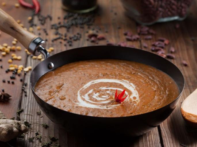 Make dal bukhara to give a special treatment to a simple meal. | साध्या जेवणाला स्पेशल ट्रीटमेण्ट दाल बुखारा. अख्या उडीदाची चविष्ट आमटी!