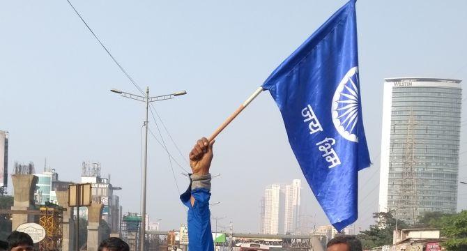  The Dalit organization on Friday slammed the municipal office of the District Collector's office | दलित संघटनाचा शुक्रवारी नगर जिल्हाधिकारी कार्यालयावर मूक मोर्चा