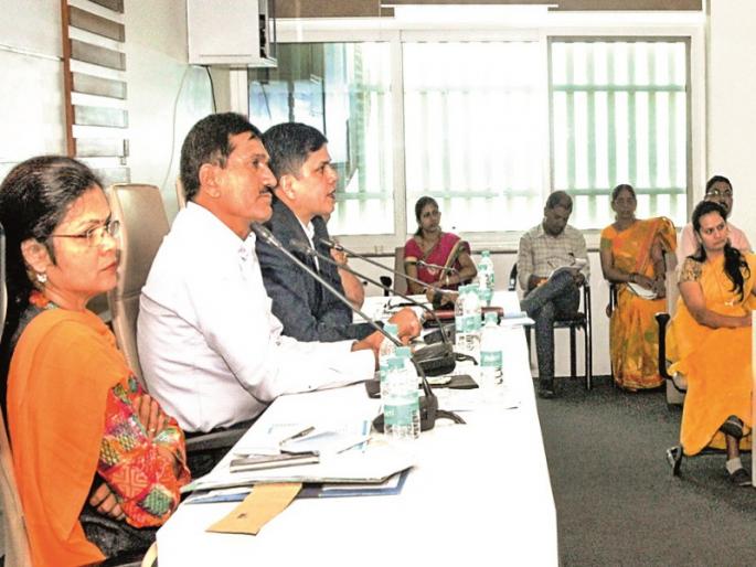 Zero pendency influenced in Pune district: Chandrakant Dalvi; Review of the revenue department's work | पुणे जिल्ह्यात झीरो पेंडन्सी प्रभावी : चंद्रकांत दळवी; महसूल विभागाच्या कामाचा घेतला आढावा Zero pendency influenced in Pune district: Chandrakant Dalvi; Review of the revenue department's work | पुणे जिल्ह्यात झीरो पेंडन्सी प्रभावी : चंद्रकांत दळवी; महसूल विभागाच्या कामाचा घेतला आढावा