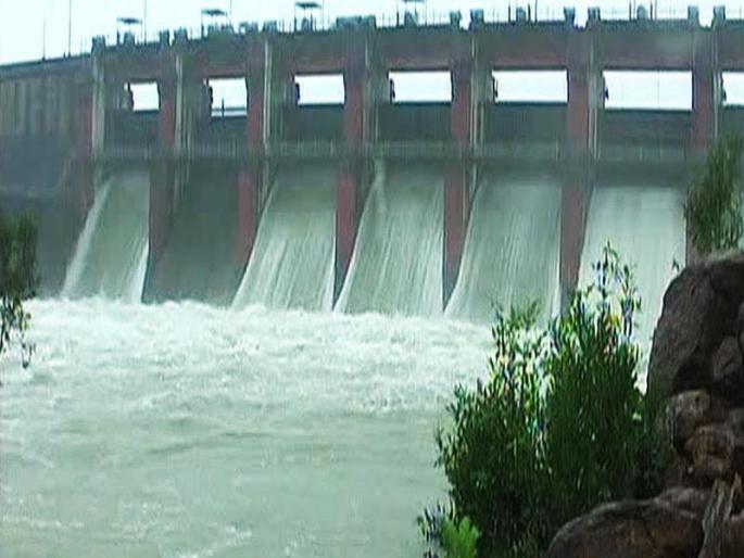 wrong information about the water in cabinet meeting | मंत्रिमंडळ बैठकीतच जलसाठ्याची चुकीची माहिती होते सादर wrong information about the water in cabinet meeting | मंत्रिमंडळ बैठकीतच जलसाठ्याची चुकीची माहिती होते सादर