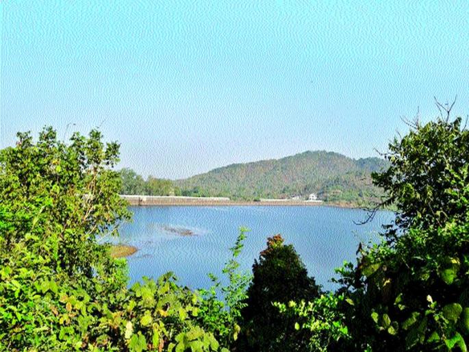 Waterfall in the younger Dahanu | धाकटी डहाणूमध्ये पाणीबाणी