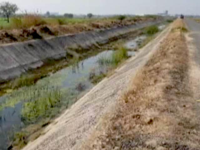 In Raver taluka it is less than 1.5 percent but less than half the dams | रावेर तालुक्यात ५३.६३ टक्के पाऊस पण सातही धरणे निम्म्याहूनही खालीच