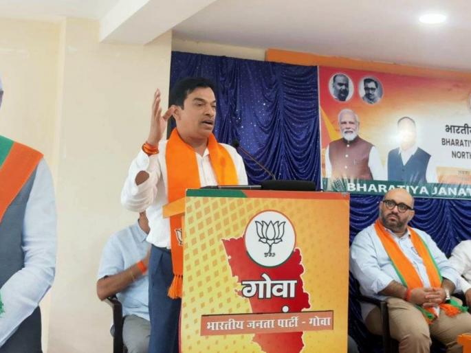 cadre jodo abhiyan damu naik joins after taking charge as bjp state president | केडर जोडो मोहीम; भाजप प्रदेशाध्यक्षपदाची सूत्रे घेतल्यानंतर दामू नाईक सरसावले cadre jodo abhiyan damu naik joins after taking charge as bjp state president | केडर जोडो मोहीम; भाजप प्रदेशाध्यक्षपदाची सूत्रे घेतल्यानंतर दामू नाईक सरसावले