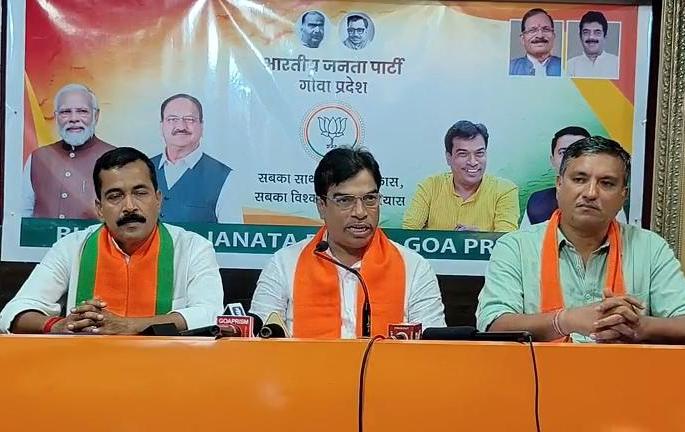 we will expose congress by distributing leaflets said bjp state president damodar naik | पत्रके वाटून काँग्रेसला उघडे पाडू; भाजप प्रदेशाध्यक्ष दामोदर नाईक we will expose congress by distributing leaflets said bjp state president damodar naik | पत्रके वाटून काँग्रेसला उघडे पाडू; भाजप प्रदेशाध्यक्ष दामोदर नाईक