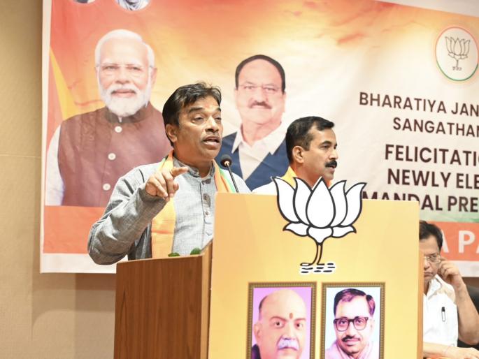 indiscipline will not be tolerated in the party state president damu naik reprimanded at a meeting in mapusa goa | पक्षात बेशिस्त खपवून घेणार नाही; प्रदेशाध्यक्ष दामू नाईक यांनी म्हापसा येथील बैठकीत खडसावले indiscipline will not be tolerated in the party state president damu naik reprimanded at a meeting in mapusa goa | पक्षात बेशिस्त खपवून घेणार नाही; प्रदेशाध्यक्ष दामू नाईक यांनी म्हापसा येथील बैठकीत खडसावले