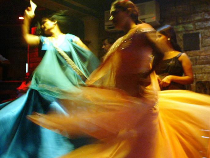 Navi Mumbai: Who blesses the sparkling dance bars? | Navi Mumbai: छमछमणाऱ्या डान्स बारना आशीर्वाद कुणाचा?