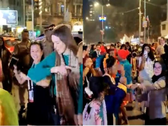 The meetings of the G-20 Development Working Group have started in Mumbai on Yesterday. | जी-२० साठी मुंबईत आलेल्या परदेशी प्रतिनिधींनी 'मी हाय कोळी' गाण्यावर धरला ठेका; पाहा Video The meetings of the G-20 Development Working Group have started in Mumbai on Yesterday. | जी-२० साठी मुंबईत आलेल्या परदेशी प्रतिनिधींनी 'मी हाय कोळी' गाण्यावर धरला ठेका; पाहा Video