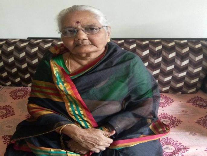 Millions of Likes rain on Sushila grandmother's dancing, dazzling youth in the 80's | सुशीला आजींच्या नृत्यावर लाखो लाईक्सचा पाऊस, ऐंशीव्या वर्षात तरुणांना लाजवणारी अदाकारी Millions of Likes rain on Sushila grandmother's dancing, dazzling youth in the 80's | सुशीला आजींच्या नृत्यावर लाखो लाईक्सचा पाऊस, ऐंशीव्या वर्षात तरुणांना लाजवणारी अदाकारी