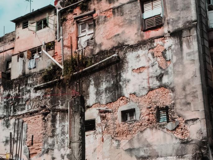 Twelve hundred buildings in Pune are dangerous; Survey by the municipality | पुण्यातील सव्वादोनशे जुने वाडे-इमारती धोकादायक; महापालिकेकडून सर्वेक्षण   