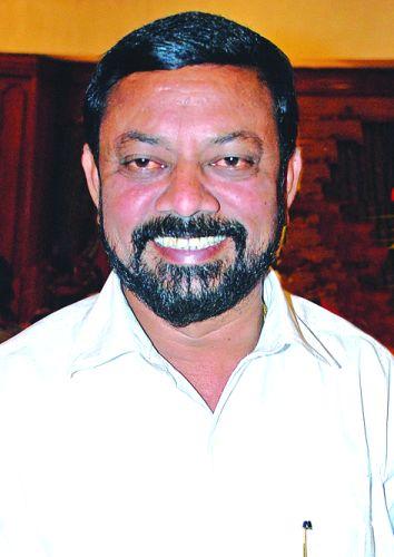 Vijay Dangre to return the money to investors: Assurance in the high court | विजय डांगरे गुंतवणुकदारांना पैसे परत करणार : हायकोर्टात ग्वाही