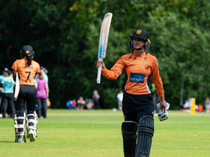 Danni Wyatt makes history with WCSL century | महिला खेळाडूची फटकेबाजी ; 9 चौकार, 7 षटकारांसह खणखणीत शतक 