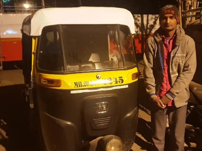 Both the thieves arrested who stole a donation box of a Sansthan Ganpati Mandir, for liquor money | दारूच्या पैशासाठी चोरली संस्थान गणपती मंदीरातील दानपेटी, दोन्ही चोरटे अटकेत Both the thieves arrested who stole a donation box of a Sansthan Ganpati Mandir, for liquor money | दारूच्या पैशासाठी चोरली संस्थान गणपती मंदीरातील दानपेटी, दोन्ही चोरटे अटकेत