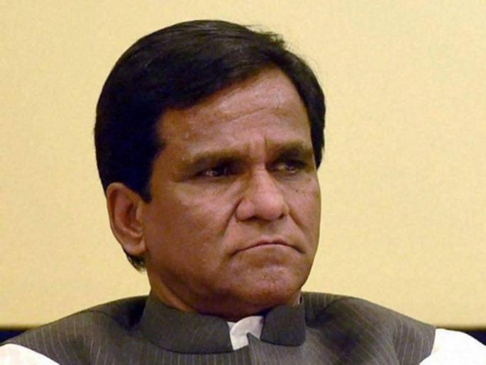 Union ministers give home to the central government! | केंद्रीय मंत्र्यांकडून केंद्र सरकारला घरचा आहेर !