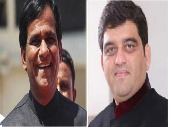 Danave's smile on son in law's statement | जावयाच्या वक्तव्यावर सासऱ्यांचे मिश्कील हास्य Danave's smile on son in law's statement | जावयाच्या वक्तव्यावर सासऱ्यांचे मिश्कील हास्य