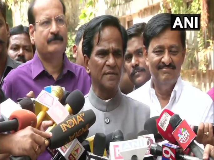 Maharashtra Government: BJP has convened a meeting of all the MLAs at the Garware Club in Mumbai tonight at 9 pm | Maharashtra Government: 'सर्वोच्च' निकालानंतर भाजपाच्या हालचालींना वेग; आमदारांना मुंबईत येण्याचे आदेश Maharashtra Government: BJP has convened a meeting of all the MLAs at the Garware Club in Mumbai tonight at 9 pm | Maharashtra Government: 'सर्वोच्च' निकालानंतर भाजपाच्या हालचालींना वेग; आमदारांना मुंबईत येण्याचे आदेश