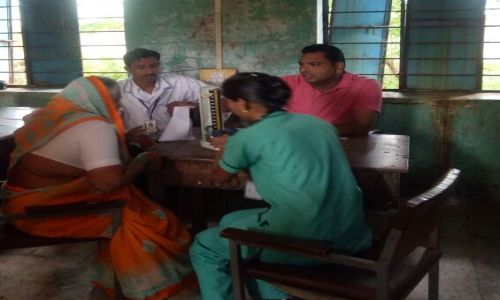 130 people benefit from the health check-up camp in Dapora | दापोरा येथील आरोग्य तपासणी शिबिराचा 130 जणांना लाभ 130 people benefit from the health check-up camp in Dapora | दापोरा येथील आरोग्य तपासणी शिबिराचा 130 जणांना लाभ