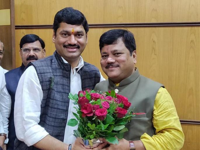 Dhananjay Munde greets Darekar | विधान परिषदेच्या आजी-माजी विरोधीपक्ष नेत्यांची भेट; मुंडेंनी दिल्या दरेकरांना शुभेच्छा Dhananjay Munde greets Darekar | विधान परिषदेच्या आजी-माजी विरोधीपक्ष नेत्यांची भेट; मुंडेंनी दिल्या दरेकरांना शुभेच्छा