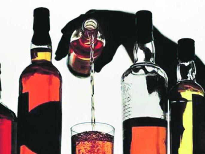 He was caught selling liquor saying stop illegal trade | अवैध धंदे बंद करा म्हणाराच दारू विकताना पकडला He was caught selling liquor saying stop illegal trade | अवैध धंदे बंद करा म्हणाराच दारू विकताना पकडला