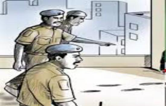 Police raid on liquor den in Baramati; 31,000 village liquor confiscated | बारामतीतील सांगवीत सुरु असणाऱ्या दारू अड्ड्यावर पोलिसांची धाड; ३१ हजारांची गावठी दारू जप्त Police raid on liquor den in Baramati; 31,000 village liquor confiscated | बारामतीतील सांगवीत सुरु असणाऱ्या दारू अड्ड्यावर पोलिसांची धाड; ३१ हजारांची गावठी दारू जप्त