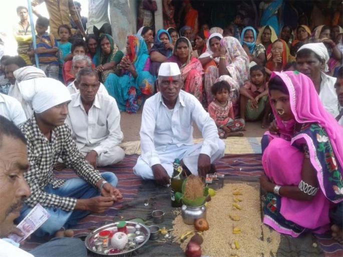 Tribal society decision to expel alcohol | दारु हद्दपार करण्याचा आदिवासी समाजाचा निर्णय Tribal society decision to expel alcohol | दारु हद्दपार करण्याचा आदिवासी समाजाचा निर्णय