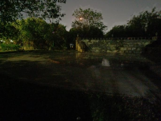 Drunken parties at the Visarjan Ghat on Kopri Harbour Anger among residents | काेपरीच्या बंदरावरील विसर्जन घाटावर मद्यपींच्या पार्ट्या; रहिवाशांमध्ये संताप Drunken parties at the Visarjan Ghat on Kopri Harbour Anger among residents | काेपरीच्या बंदरावरील विसर्जन घाटावर मद्यपींच्या पार्ट्या; रहिवाशांमध्ये संताप