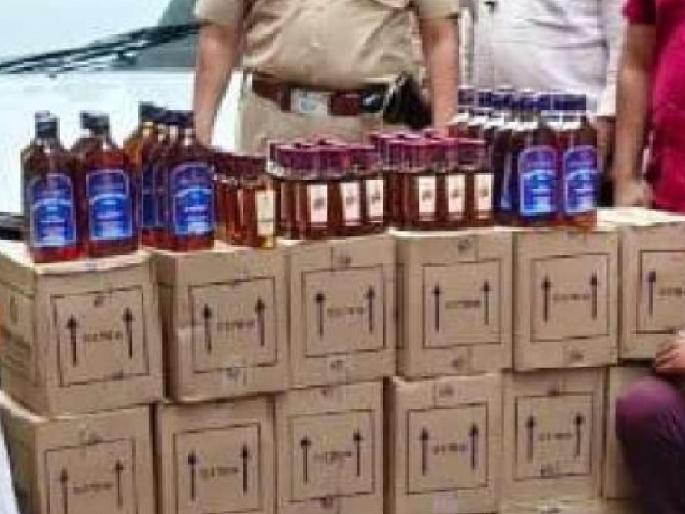 19 lakh worth of Goa-made liquor seized at Insuli checkpoint; One person from Gujarat detained | इन्सुली तपासणी नाक्यावर गोवा बनावटीच्या दारूसह १९ लाखांचा मुद्देमाल जप्त; गुजरात येथील एक जण ताब्यात 19 lakh worth of Goa-made liquor seized at Insuli checkpoint; One person from Gujarat detained | इन्सुली तपासणी नाक्यावर गोवा बनावटीच्या दारूसह १९ लाखांचा मुद्देमाल जप्त; गुजरात येथील एक जण ताब्यात