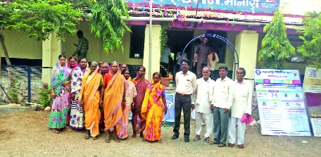 'Elgar' women of liquor against liquor sale! | दारु विक्रीविरुद्ध तळपच्या महिलांचा ‘एल्गार’! 'Elgar' women of liquor against liquor sale! | दारु विक्रीविरुद्ध तळपच्या महिलांचा ‘एल्गार’!