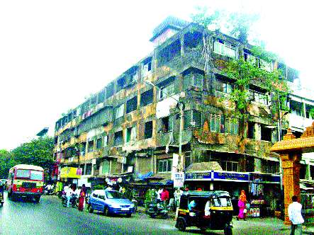 Mira-Bhairinder Municipal Corporation (BMC) has issued notice to 94 buildings, criminal cases filed for criminal proceedings | मीरा-भार्इंदर पालिकेची ९४९ इमारतींना नोटीस, फौजदारी गुन्हा दाखल करण्याचा इशारा Mira-Bhairinder Municipal Corporation (BMC) has issued notice to 94 buildings, criminal cases filed for criminal proceedings | मीरा-भार्इंदर पालिकेची ९४९ इमारतींना नोटीस, फौजदारी गुन्हा दाखल करण्याचा इशारा