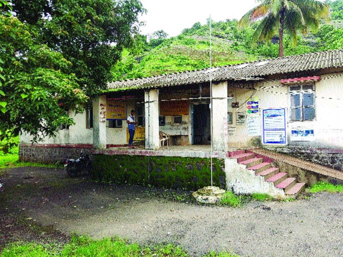 Dasgun health center, angry at the people | दासगाव आरोग्य केंद्र वाऱ्यावर, नागरिकांमध्ये नाराजी