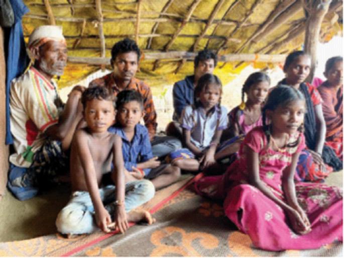 Katkari families Jawhar when government recognition? | जव्हारमधील ३३ आदिम कुटुंबांची वर्षानुवर्षे फरफट, कातकरी कुटुंबांना शासकीय ओळख कधी? Katkari families Jawhar when government recognition? | जव्हारमधील ३३ आदिम कुटुंबांची वर्षानुवर्षे फरफट, कातकरी कुटुंबांना शासकीय ओळख कधी?