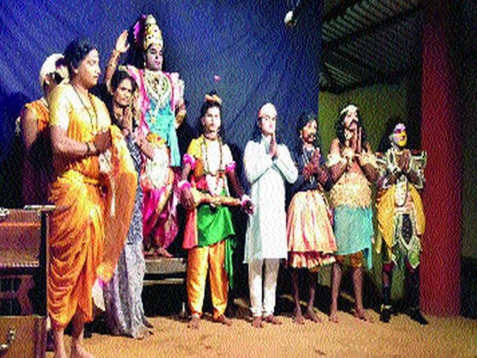 dashavatar become upgrade in kokan | कोकणातील दशावतारही होतोय ‘अपग्रेड’, सुगीचे दिवस येणार dashavatar become upgrade in kokan | कोकणातील दशावतारही होतोय ‘अपग्रेड’, सुगीचे दिवस येणार