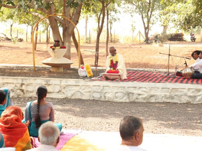 Sanctified man is like a beast - Shankar Maharaj | संस्कारहीन मनुष्य प्राण्यासारखाच - मठाधिपती शंकर महाराज