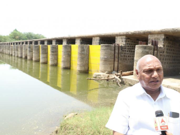 Fiber doors now in order to prevent the water from the bonded area | बंधाºयावरील पाणी अडवण्यासाठी आता फायबरची दारे