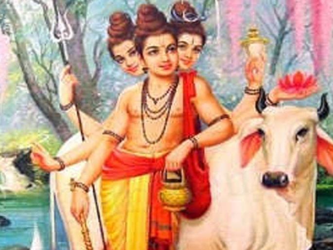 Nirguna Paduka Festival: Dumpguru's name is Dumamuli Khamgaon City! | निर्गुण पादुका उत्सव : दत्तगुरूंच्या नामाने दुमदुमली खामगाव नगरी! Nirguna Paduka Festival: Dumpguru's name is Dumamuli Khamgaon City! | निर्गुण पादुका उत्सव : दत्तगुरूंच्या नामाने दुमदुमली खामगाव नगरी!