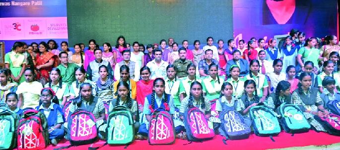 Accepting changes and moving towards success _ R Madhavan | बदल स्वीकारून यशाकडे वाटचाल करा _ आर. माधवन Accepting changes and moving towards success _ R Madhavan | बदल स्वीकारून यशाकडे वाटचाल करा _ आर. माधवन