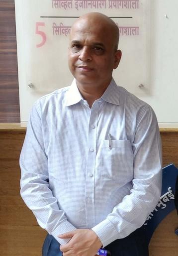 Kolhapur district collectors also got valuable performance in Kerala | केरळ पुरातही झाली कोल्हापूरच्या जिल्हाधिकाऱ्यांकडून मोलाची कामगिरी Kolhapur district collectors also got valuable performance in Kerala | केरळ पुरातही झाली कोल्हापूरच्या जिल्हाधिकाऱ्यांकडून मोलाची कामगिरी