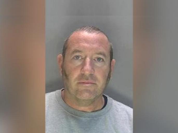 24 women were raped, 12 were enslaved Confession of a British Police Officer | २४ महिलांवर बलात्कार, १२ जणींना केले गुलाम! ब्रिटिश पोलिस अधिकाऱ्याची कबुली 24 women were raped, 12 were enslaved Confession of a British Police Officer | २४ महिलांवर बलात्कार, १२ जणींना केले गुलाम! ब्रिटिश पोलिस अधिकाऱ्याची कबुली