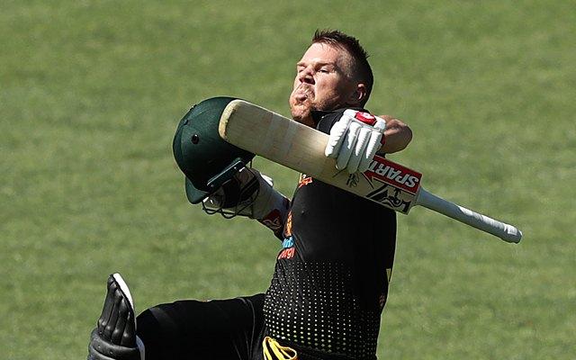 world record in four overs in T-20 match | दे दणादण! 'त्या' चार षटकांत चोपल्या विश्वविक्रमी धावा