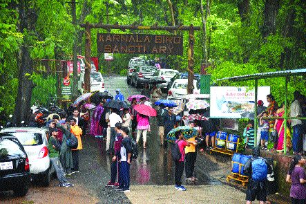 'Echo Tourism' in Karnala Wildlife Sanctuary | कर्नाळा अभयारण्यात ‘इको टुरिझम’