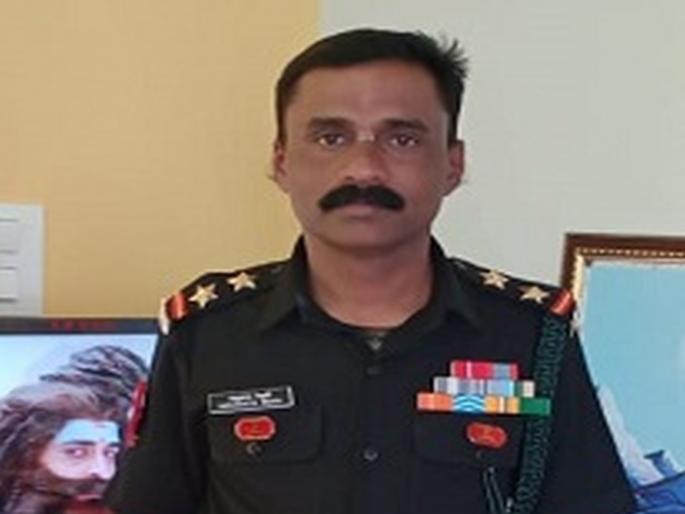 Fraud of women by pretending to be military officers | लष्करात सुभेदार मेजर आहे म्हणत तब्बल ५ जणींशी लग्न केले; वीरपत्नींना पेन्शनसाठी फसविले