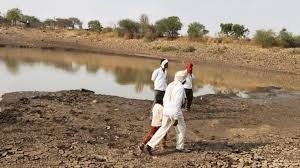 Shocking; The unfortunate death of a child who went for a swim in a puddle in a field | धक्कादायक; शेतातील डबक्यात पोहण्यासाठी गेलेल्या बालकाचा दुदैवी मृत्यू Shocking; The unfortunate death of a child who went for a swim in a puddle in a field | धक्कादायक; शेतातील डबक्यात पोहण्यासाठी गेलेल्या बालकाचा दुदैवी मृत्यू