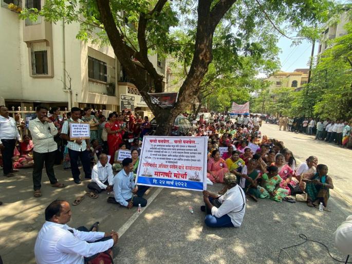 Dolghar villagers want independence Gram Panchayat; Villagers staged a sit-in at the Panvel District Office | डोलघर ग्रामस्थांना हवी स्वतंत्र ग्रामपंचायत; पनवेल प्रांत कार्यालयावर ग्रामस्थांनी दिले धरणे Dolghar villagers want independence Gram Panchayat; Villagers staged a sit-in at the Panvel District Office | डोलघर ग्रामस्थांना हवी स्वतंत्र ग्रामपंचायत; पनवेल प्रांत कार्यालयावर ग्रामस्थांनी दिले धरणे