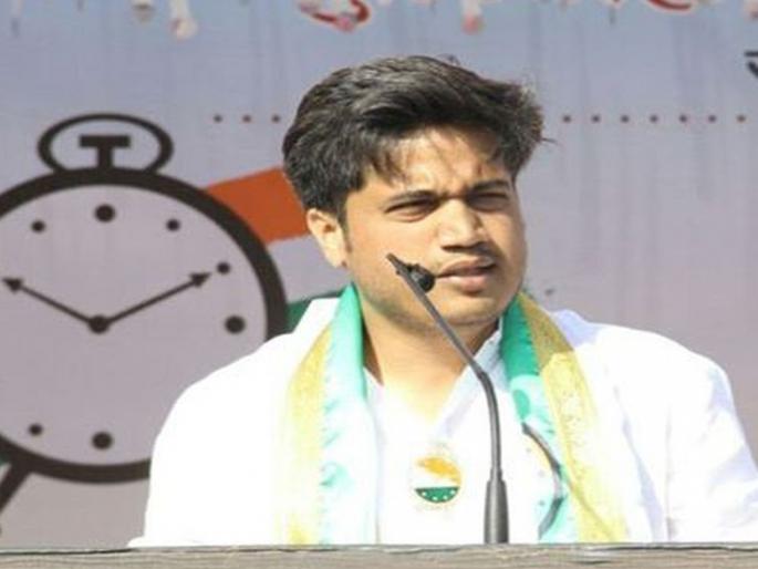 Coronavirus time not for politics; Rohit Pawar worned bjp's Niranjan Davkhare hrb | राजकारण आम्हालाही करता येते, पण...!; रोहित पवारांनी डावखरेंना झापले Coronavirus time not for politics; Rohit Pawar worned bjp's Niranjan Davkhare hrb | राजकारण आम्हालाही करता येते, पण...!; रोहित पवारांनी डावखरेंना झापले
