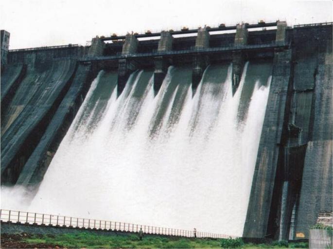 Five gates of Bhatsa Dam opened; Barvi will open at any moment | भातसा धरणाचे पाच दरवाजे उघडले; बारवीचे कोणत्याही क्षणी उघडणार Five gates of Bhatsa Dam opened; Barvi will open at any moment | भातसा धरणाचे पाच दरवाजे उघडले; बारवीचे कोणत्याही क्षणी उघडणार