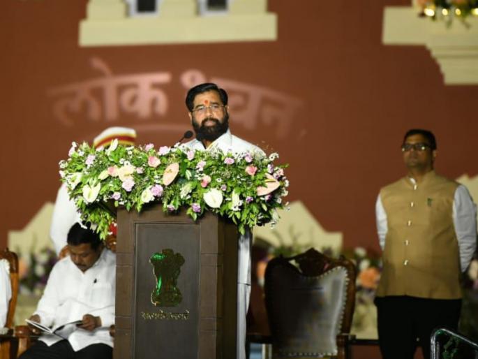 there is no other chief minister in the country who can explain the indian constitution to the common man in easy language deputy cm eknath shinde praises cm devendra fadnavis | “संविधान सोप्या भाषेत समजावून सांगणारा देशात दुसरा CM नाही”; शिंदेंनी केले फडणवीसांचे कौतुक there is no other chief minister in the country who can explain the indian constitution to the common man in easy language deputy cm eknath shinde praises cm devendra fadnavis | “संविधान सोप्या भाषेत समजावून सांगणारा देशात दुसरा CM नाही”; शिंदेंनी केले फडणवीसांचे कौतुक