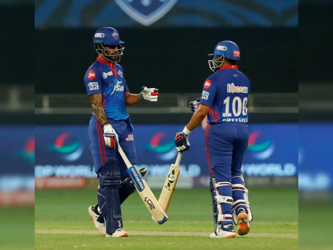 IPL 2021, RCB vs DC Live Updates : DelhiCapitals was 88 for 0 after 10 overs then RCB restricted them to 164 for 5 | IPL 2021, RCB vs DC Live Updates : रॉयल चॅलेंजर्स बंगलोरच्या गोलंदाजांची कमाल, दिल्ली कॅपिटल्सच्या धावसंख्येला लावला लगाम