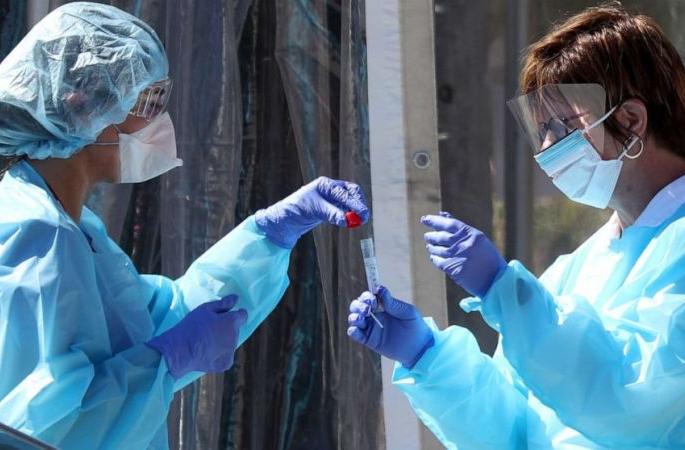 CoronaVirus in Akola: 'Those' 41 doctors, staff stay in hospital! | CoronaVirus in Akola : ‘त्या’ ४१ डॉक्टर्स, कर्मचाऱ्यांचा रुग्णालयातच मुक्काम! CoronaVirus in Akola: 'Those' 41 doctors, staff stay in hospital! | CoronaVirus in Akola : ‘त्या’ ४१ डॉक्टर्स, कर्मचाऱ्यांचा रुग्णालयातच मुक्काम!