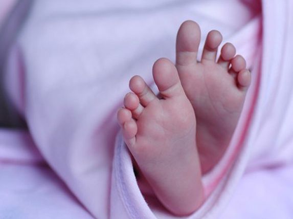 Corona's time! how to feeding new borne child | कोरोनाचा काळ! स्तनदा मातांसाठी स्तनपानाची मार्गदर्शक तत्त्वे Corona's time! how to feeding new borne child | कोरोनाचा काळ! स्तनदा मातांसाठी स्तनपानाची मार्गदर्शक तत्त्वे
